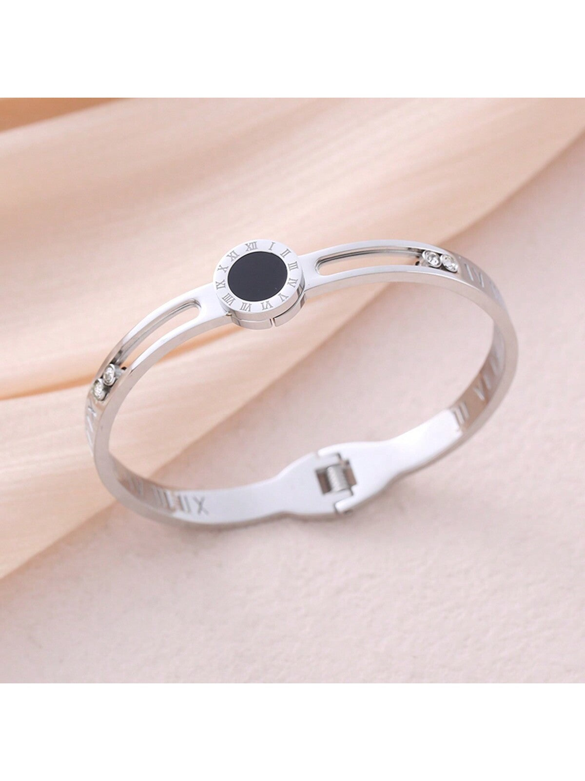 Minimalist Elegant Roman Numerals Cutout Bangle With Cz & Black Plate Stainless Steel Bracelet