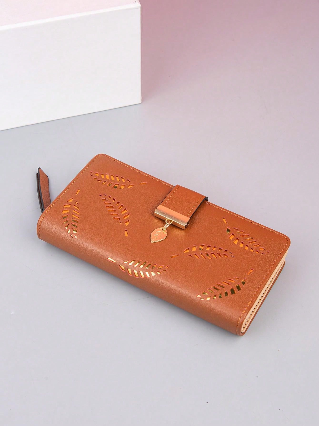 Women's Fashionable Brown Leaf Pattern Hot Stamping Pu Clutch Wallet