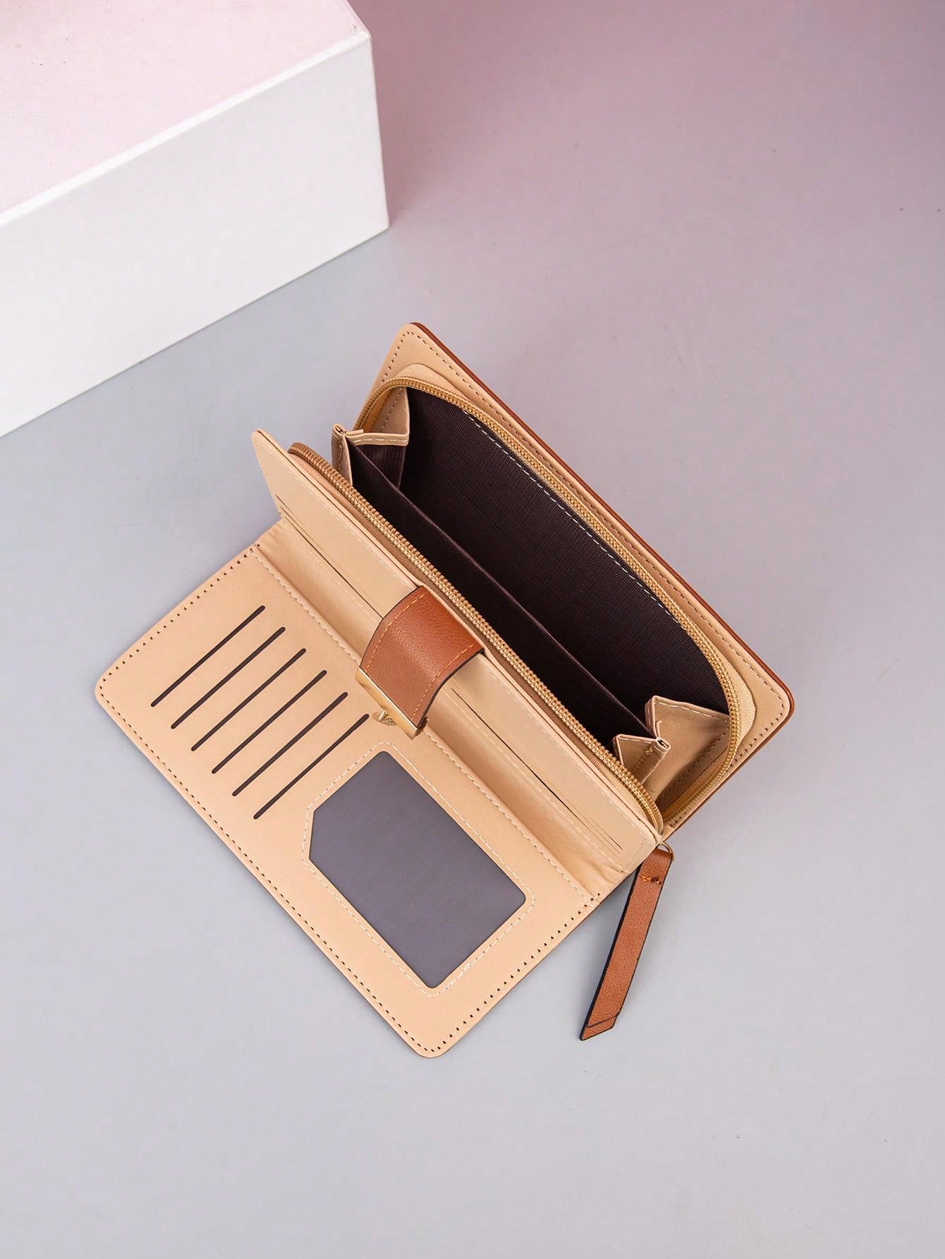 Women's Fashionable Brown Leaf Pattern Hot Stamping Pu Clutch Wallet