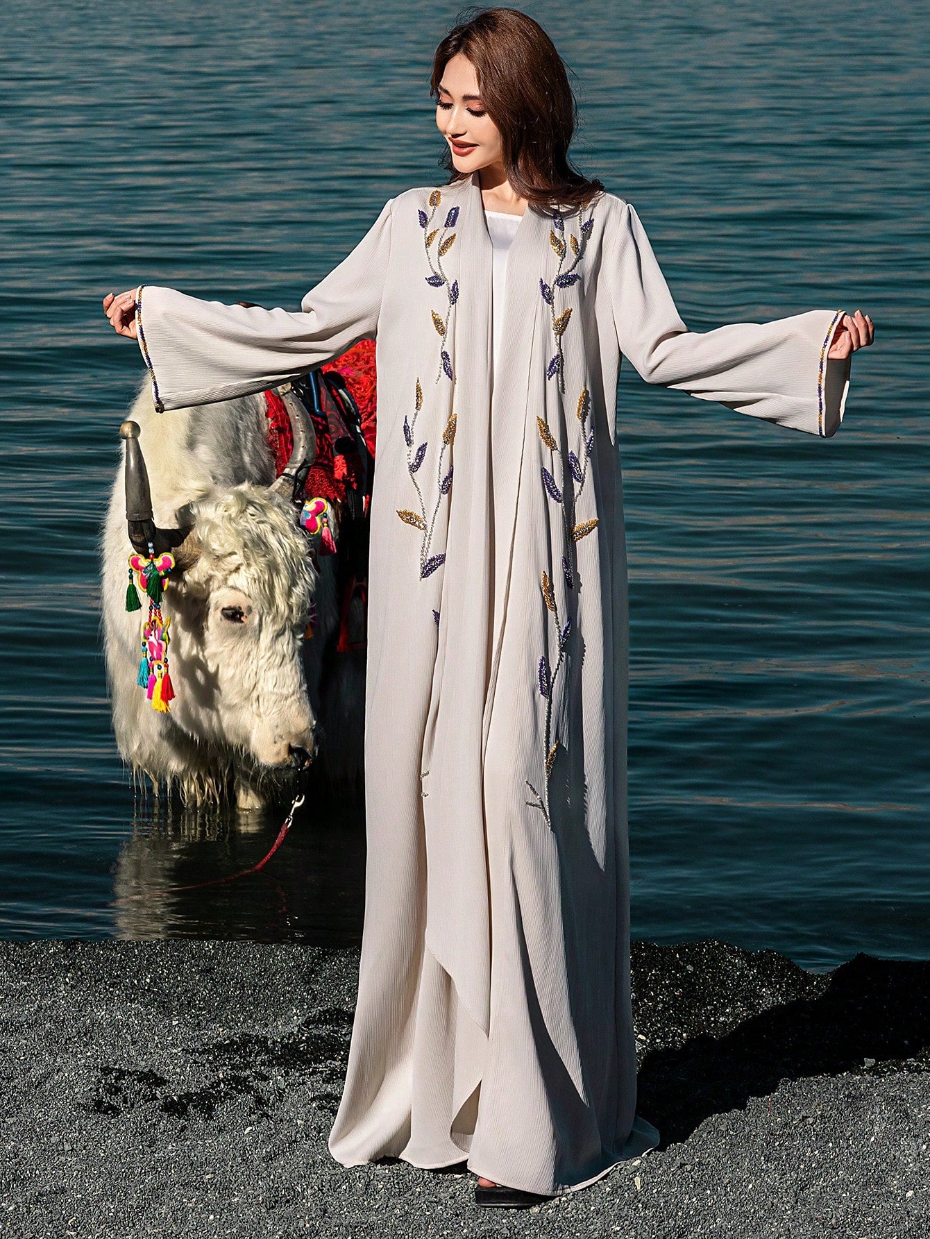 Handmade Embroidered Plant Pattern Long Sleeve Arabic Abaya