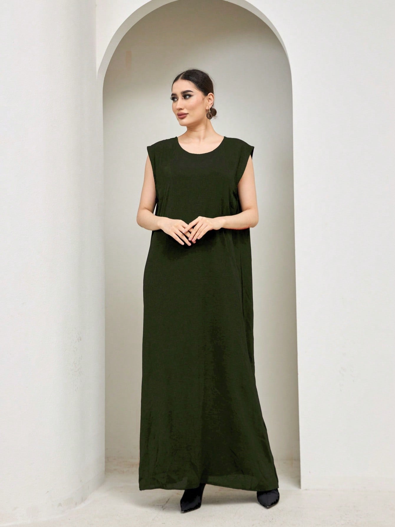 Abaya inner Made Of Breathable And Skin-Friendly Fabric