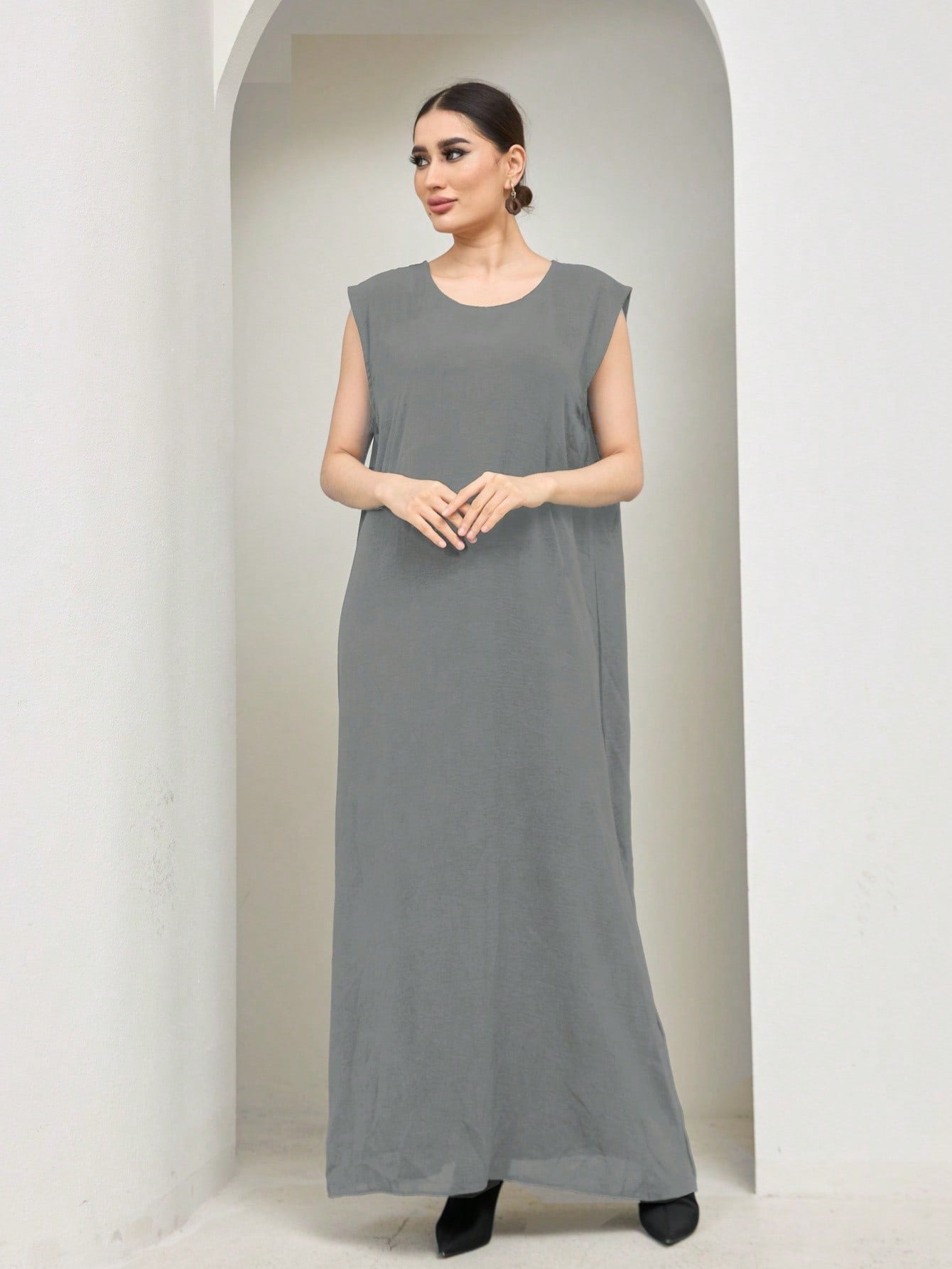 Abaya inner Made Of Breathable And Skin-Friendly Fabric