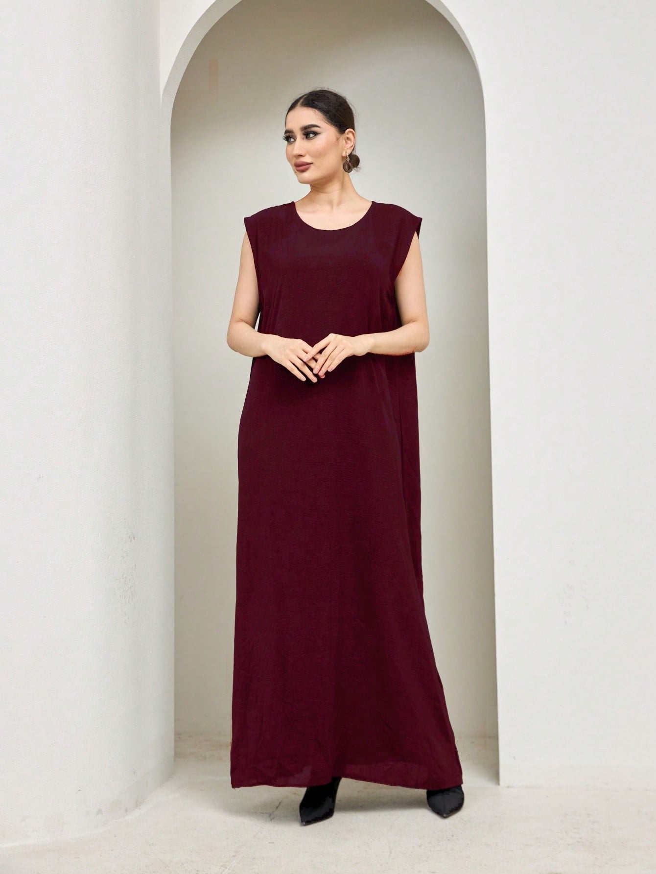 Abaya inner Made Of Breathable And Skin-Friendly Fabric