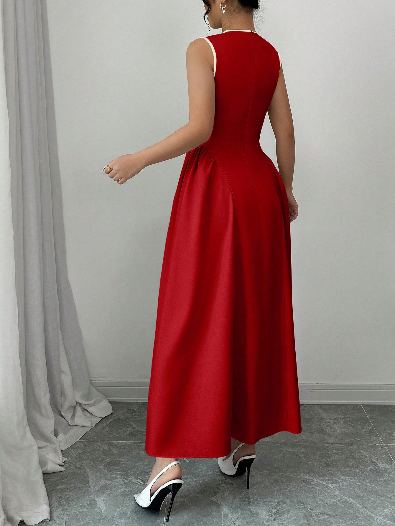 Hollow Neckline Contrast Color Tie-Up Design Dress