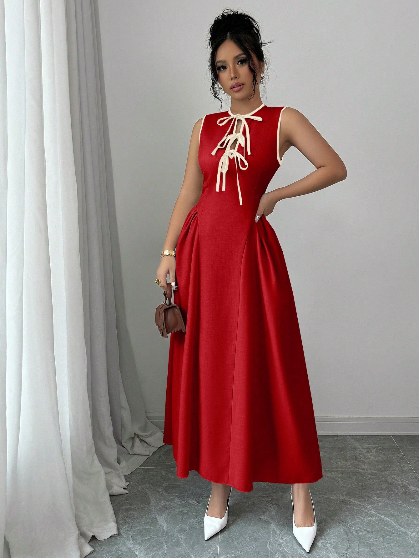 Hollow Neckline Contrast Color Tie-Up Design Dress