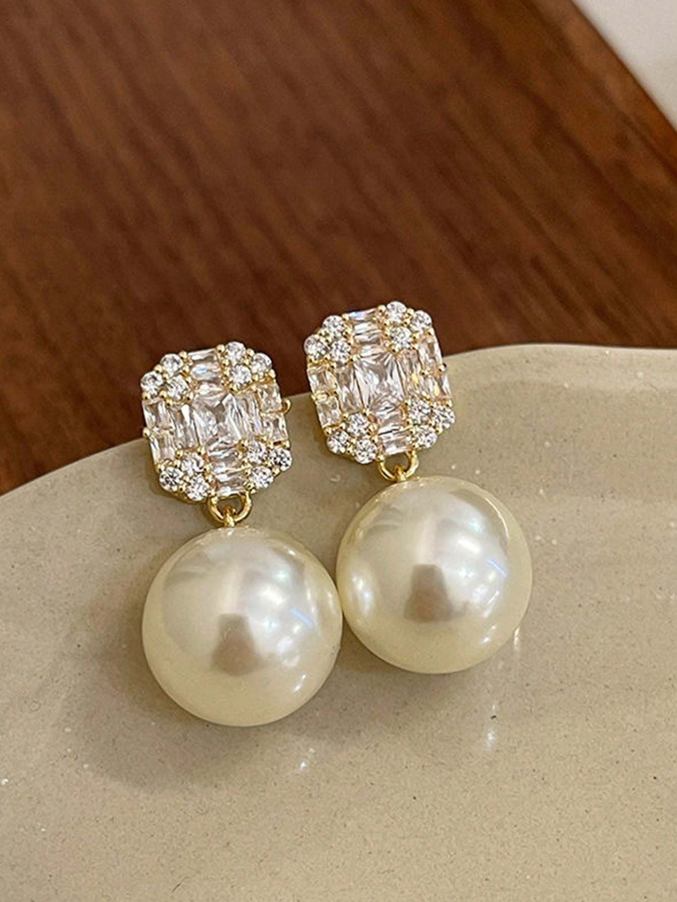 Gold Micro-Inlaid Zirconia Pearl Earrings