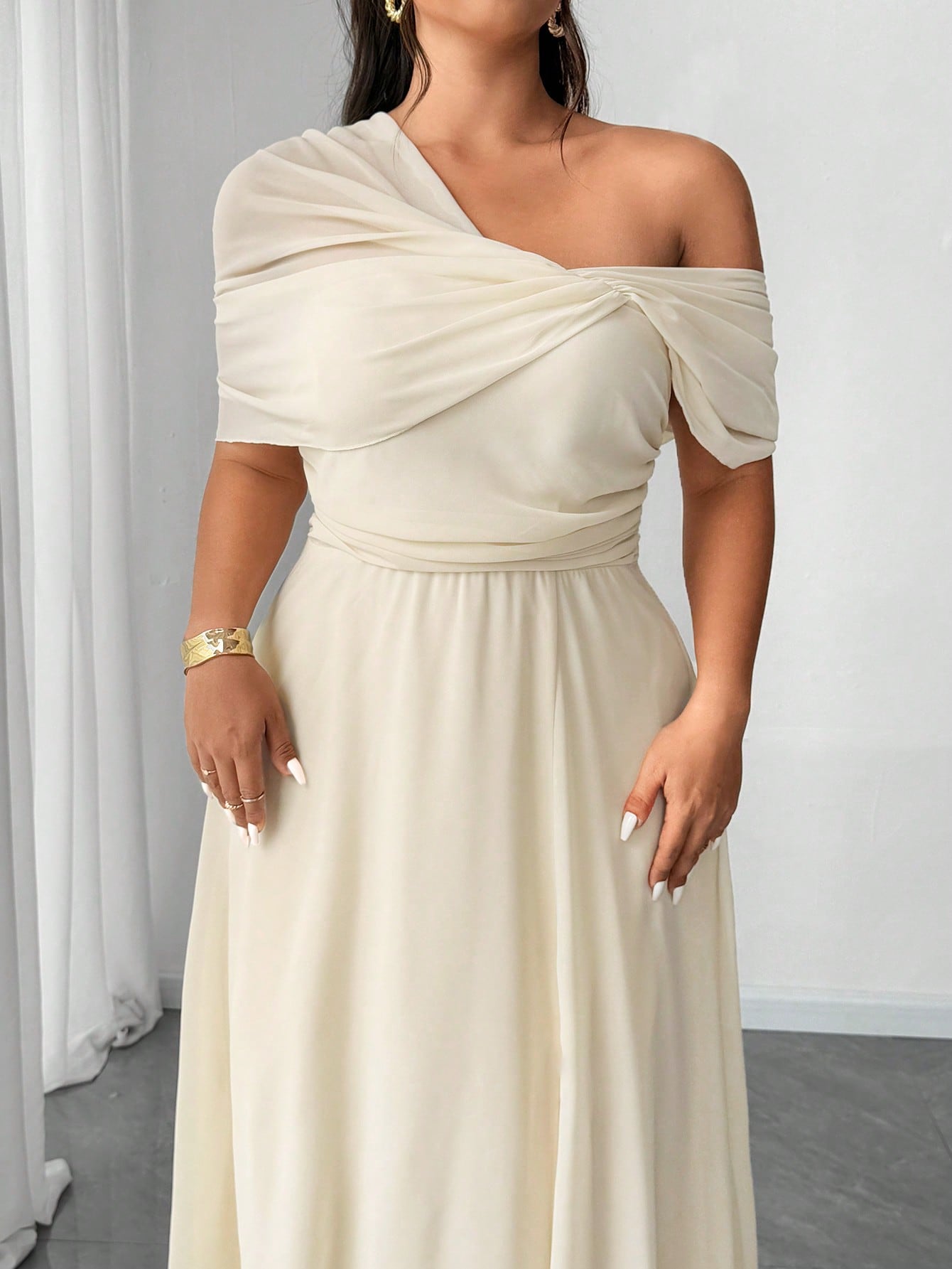 Plus Size Chiffon One Shoulder Slit Midi Dress