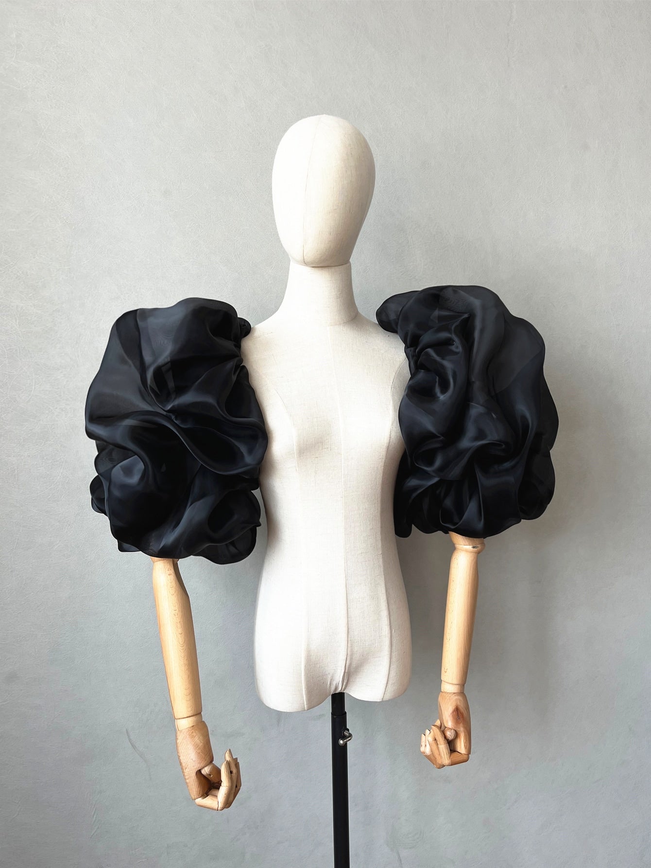 Ruched Detail Elegant Bridal Arm Sleeves