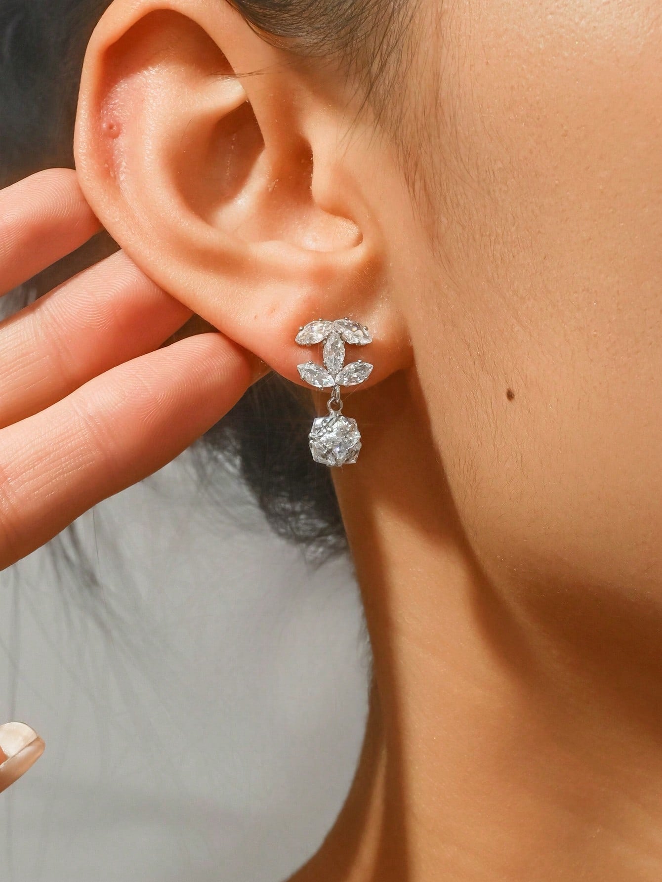 Micro-Inlaid Zirconia Earrings