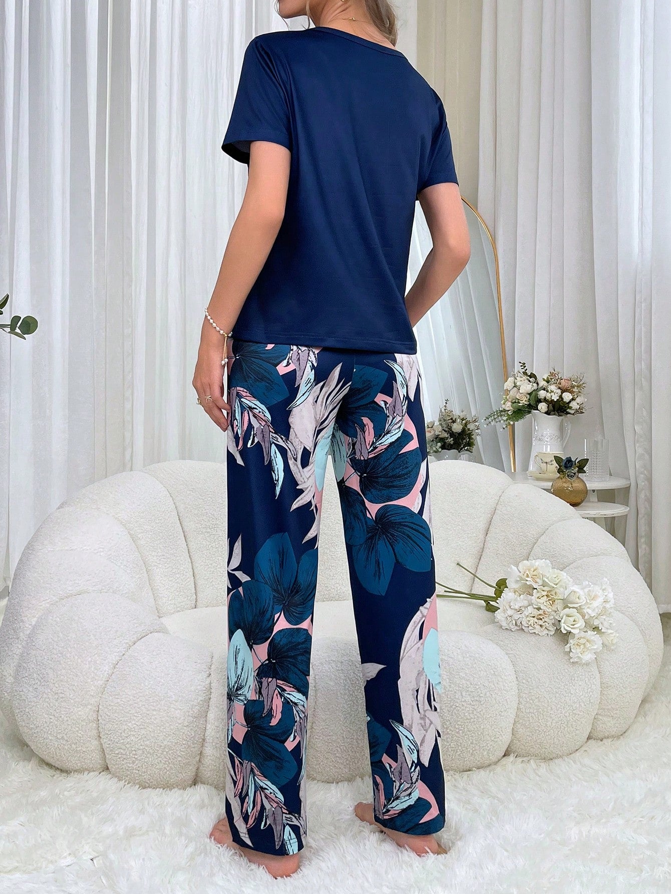 Blue Leaf Patterned Leisure Pajamas Set